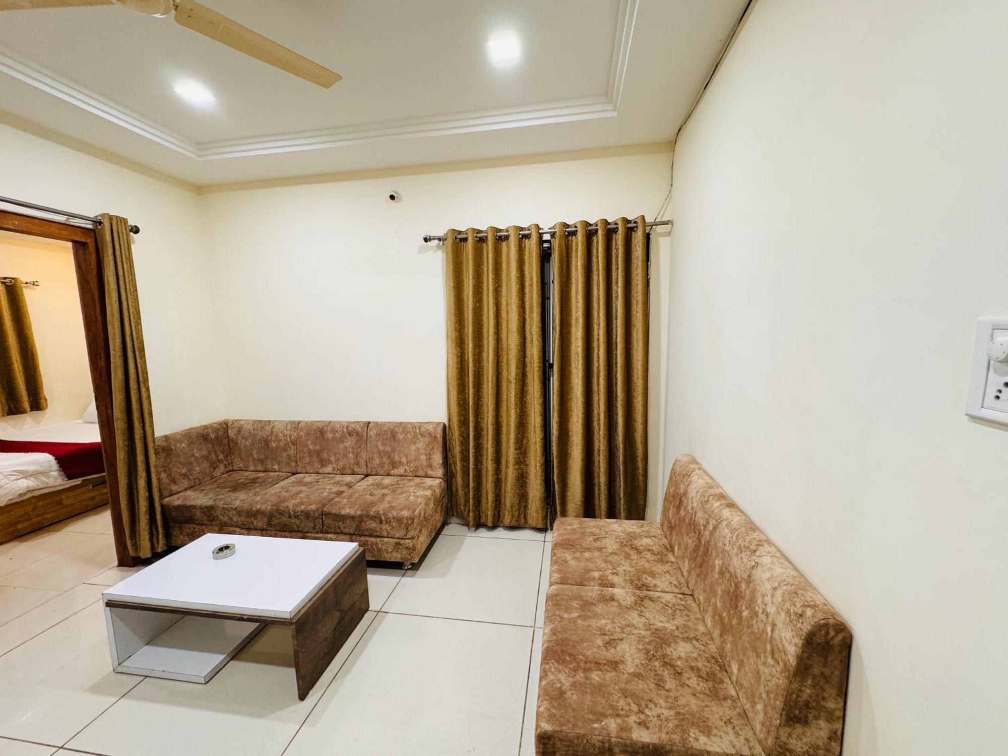 Home Escape 1Bhk Apartment Near Bombay Hospital Indore Eksteriør billede